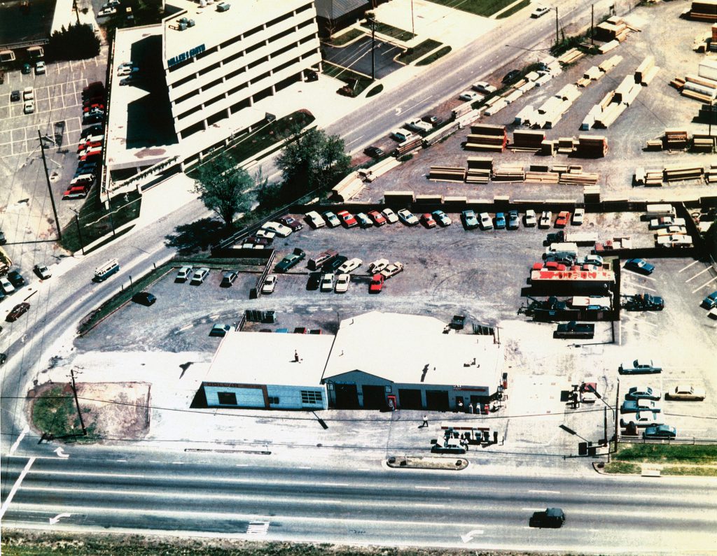 Aerial photo of Schmitz Service station circa 1985